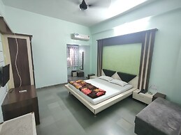 Hotel Shanti Palace By GRB