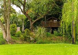 Old Thatch Bambers Green