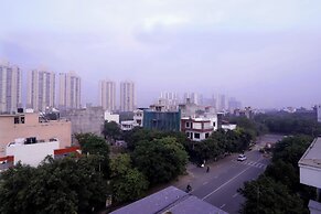 Hotel Noida Nest 105