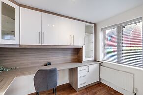 Cherry Banks 5 Bedroom & 3 Bathroom Hse