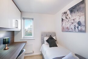 Cherry Banks 5 Bedroom & 3 Bathroom Hse