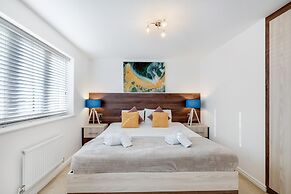 Cherry Banks 5 Bedroom & 3 Bathroom Hse