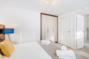 Cherry Banks 5 Bedroom & 3 Bathroom Hse