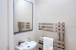 Cherry Banks 5 Bedroom & 3 Bathroom Hse