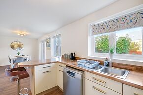 Cherry Banks 5 Bedroom & 3 Bathroom Hse