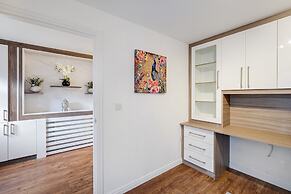 Cherry Banks 5 Bedroom & 3 Bathroom Hse