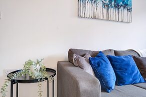 Cherry Banks 5 Bedroom & 3 Bathroom Hse