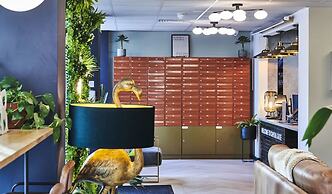 Student Only Capital Gate