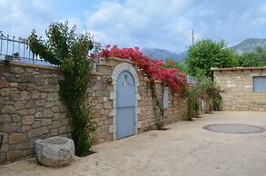 Villa Eleni - Garden Pool Retreat Near Kardamili