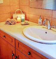 Villa Eleni - Garden Pool Retreat Near Kardamili