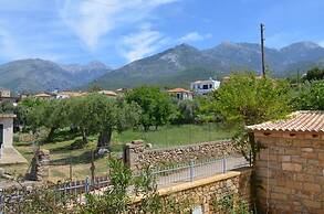 Villa Eleni - Garden Pool Retreat Near Kardamili