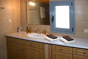 Villa Eleni - Garden Pool Retreat Near Kardamili