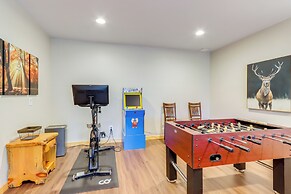 9 Mi to Dtwn Blue Ridge: Cabin w/ Deck & Grill!