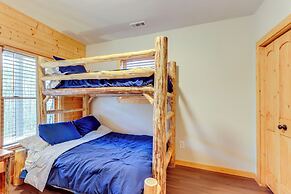 9 Mi to Dtwn Blue Ridge: Cabin w/ Deck & Grill!