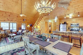 9 Mi to Dtwn Blue Ridge: Cabin w/ Deck & Grill!