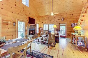 9 Mi to Dtwn Blue Ridge: Cabin w/ Deck & Grill!