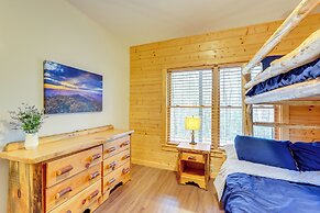 9 Mi to Dtwn Blue Ridge: Cabin w/ Deck & Grill!