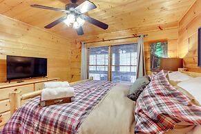9 Mi to Dtwn Blue Ridge: Cabin w/ Deck & Grill!
