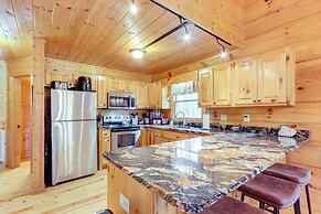 9 Mi to Dtwn Blue Ridge: Cabin w/ Deck & Grill!