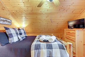 9 Mi to Dtwn Blue Ridge: Cabin w/ Deck & Grill!