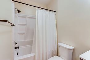 9 Mi to Dtwn Blue Ridge: Cabin w/ Deck & Grill!