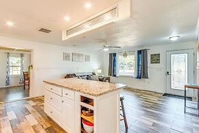 4 Mi to Beach: Spacious Fort Walton Beach Retreat!