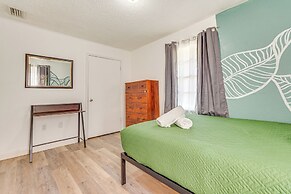 4 Mi to Beach: Spacious Fort Walton Beach Retreat!