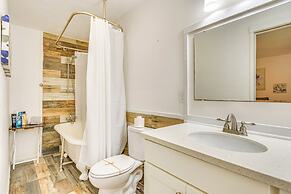 4 Mi to Beach: Spacious Fort Walton Beach Retreat!