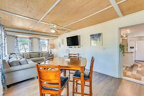 4 Mi to Beach: Spacious Fort Walton Beach Retreat!