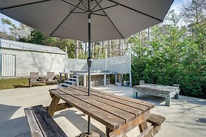 Pet-friendly Home w/ Private Hot Tub in Wilmington