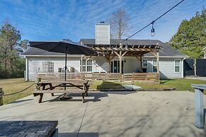 Pet-friendly Home w/ Private Hot Tub in Wilmington