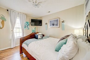 Pet-friendly Home w/ Private Hot Tub in Wilmington