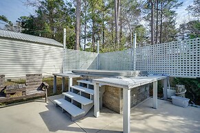 Pet-friendly Home w/ Private Hot Tub in Wilmington