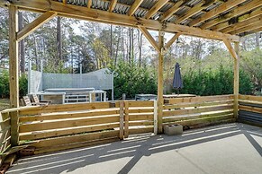 Pet-friendly Home w/ Private Hot Tub in Wilmington
