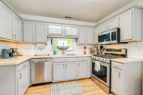 Pet-friendly Home w/ Private Hot Tub in Wilmington