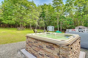 Community Pools & Hot Tub: Albrightsville Cottage!