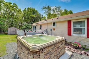 Community Pools & Hot Tub: Albrightsville Cottage!