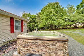 Community Pools & Hot Tub: Albrightsville Cottage!