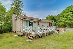 Community Pools & Hot Tub: Albrightsville Cottage!