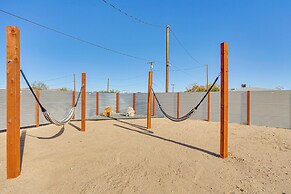 Hot Tub + Patio: Desert Getaway in Joshua Tree!