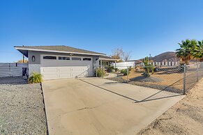 Hot Tub + Patio: Desert Getaway in Joshua Tree!