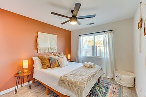 Hot Tub + Patio: Desert Getaway in Joshua Tree!