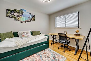 Fire Pit & Yard: Family Home in Farmington Hills!