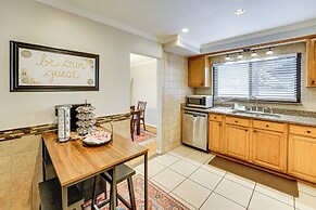 Fire Pit & Yard: Family Home in Farmington Hills!