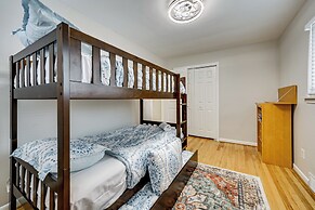 Fire Pit & Yard: Family Home in Farmington Hills!