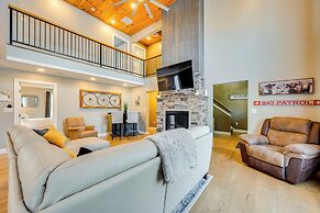 Mtn-view Gem w/ Hot Tub & Fire Pit in North Conway