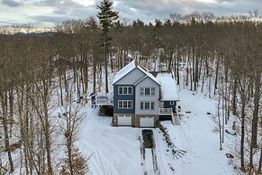 Mtn-view Gem w/ Hot Tub & Fire Pit in North Conway