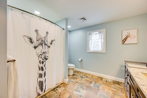 Mtn-view Gem w/ Hot Tub & Fire Pit in North Conway