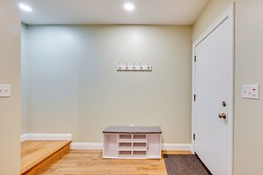 Mtn-view Gem w/ Hot Tub & Fire Pit in North Conway