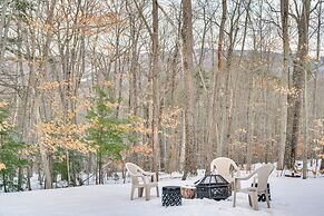 Mtn-view Gem w/ Hot Tub & Fire Pit in North Conway